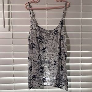 old navy size s swing cami. Has adjustable straps and open back w/ buttons